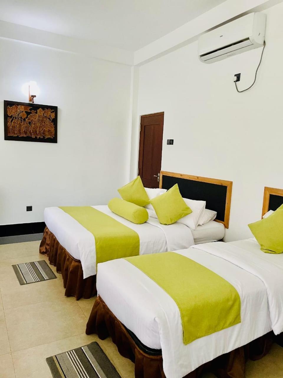 Thinaya Lake Resort Anuradhapura Zewnętrze zdjęcie