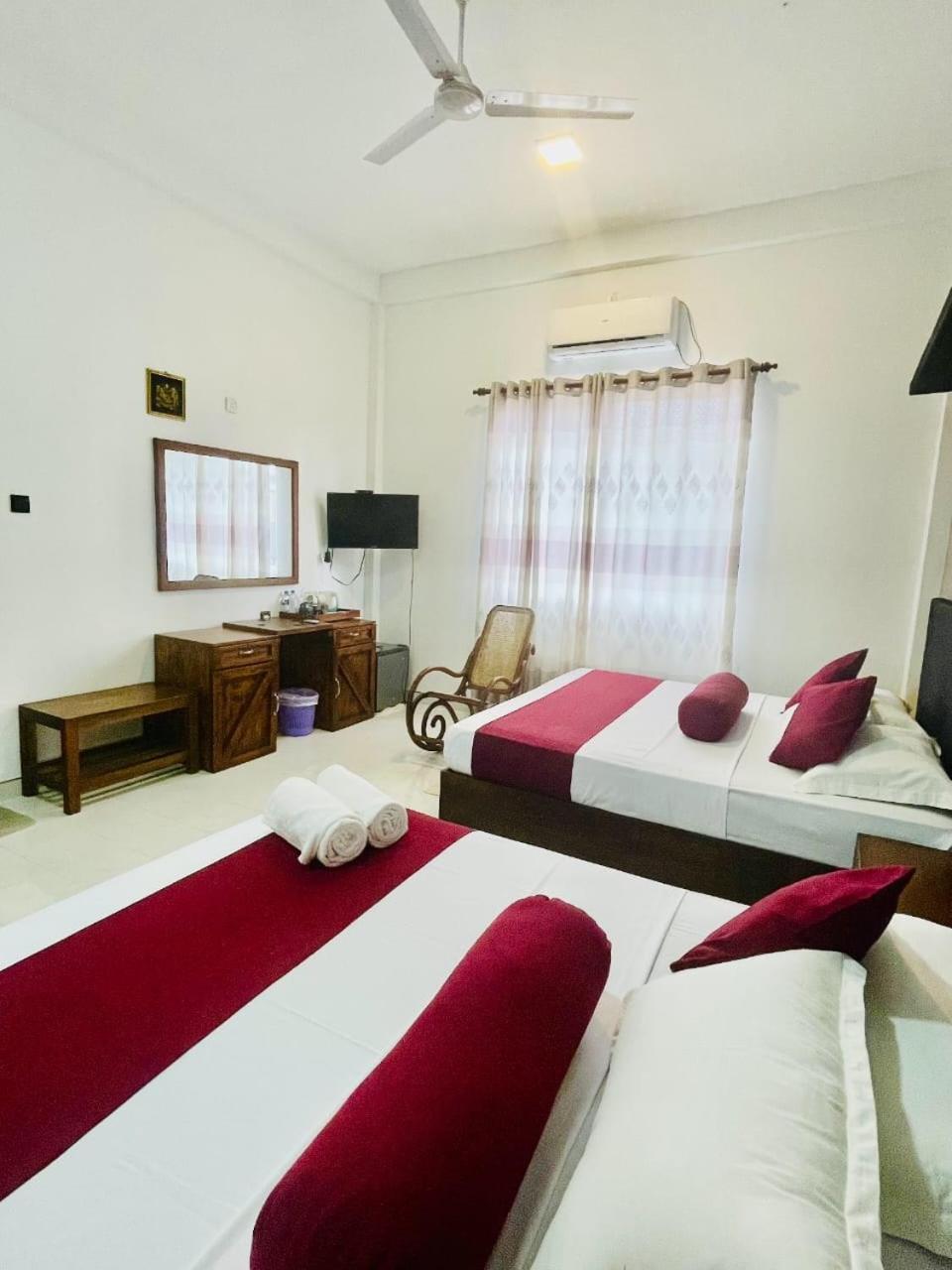 Thinaya Lake Resort Anuradhapura Zewnętrze zdjęcie