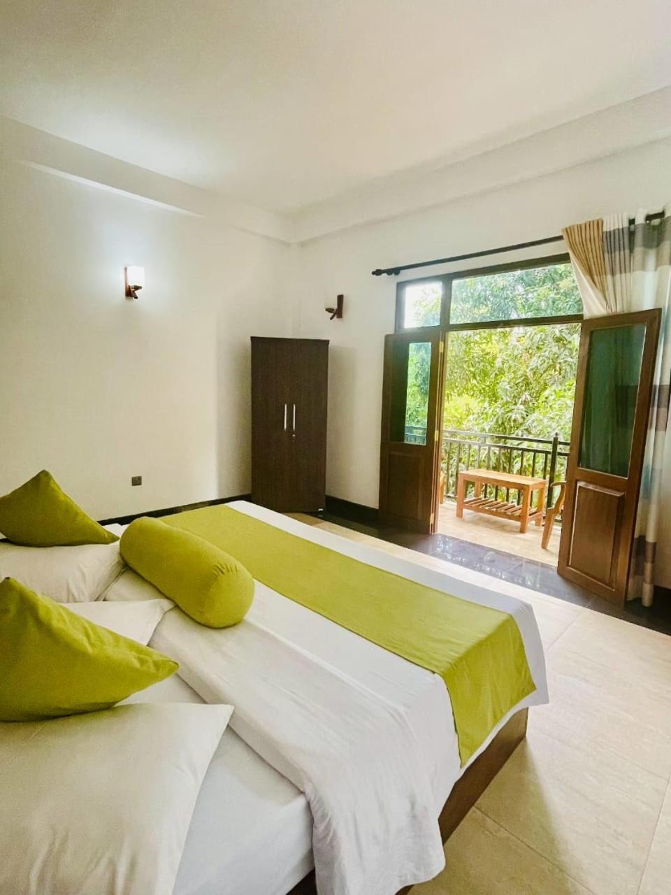 Thinaya Lake Resort Anuradhapura Zewnętrze zdjęcie